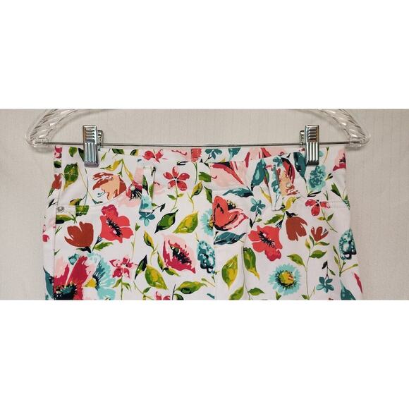 Time and Tru Jegging Capri Women's White Floral Small 4-6 - Picture 6 of 8